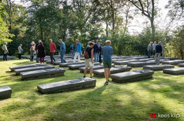 In drokke Iepen Monumintedei yn Weidum